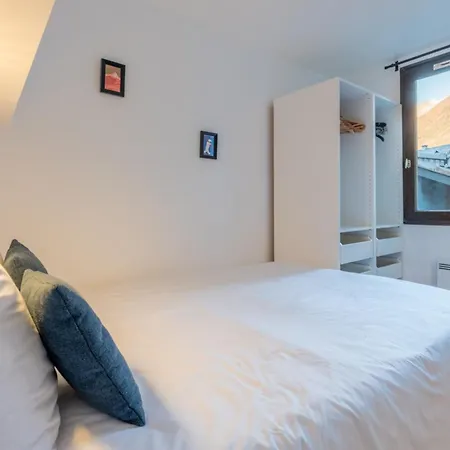 32m With Balcony View On The Mountain Apartment *