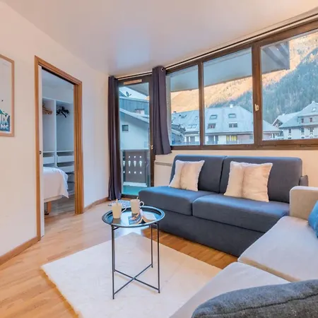 32m With Balcony View On The Mountain
